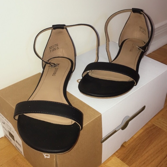 Call it Spring black sandals - Picture 2 of 3